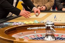 koko138 slot Dragon Tiger live dealer table showing card reveal